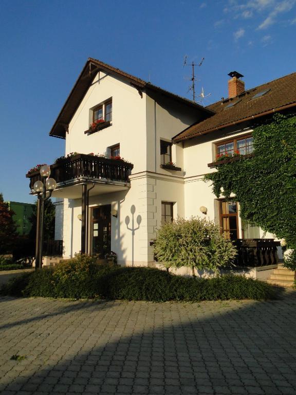 Villa Zerotin Penzion Bed & Breakfast Velké Losiny Exterior photo