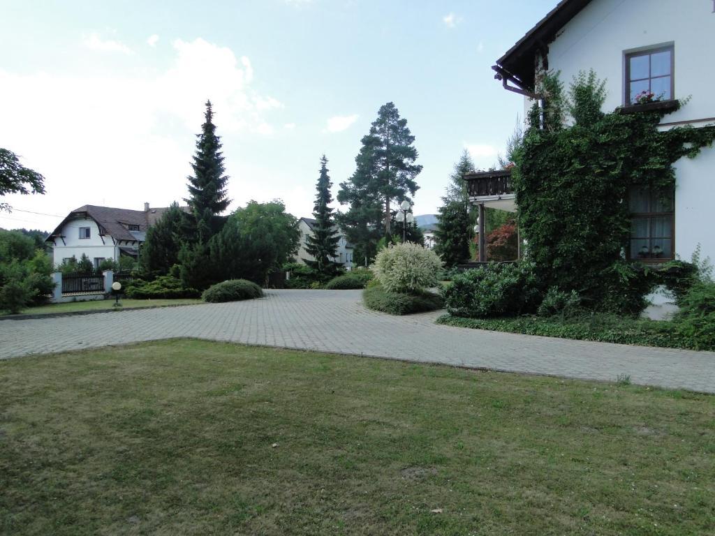 Villa Zerotin Penzion Bed & Breakfast Velké Losiny Exterior photo