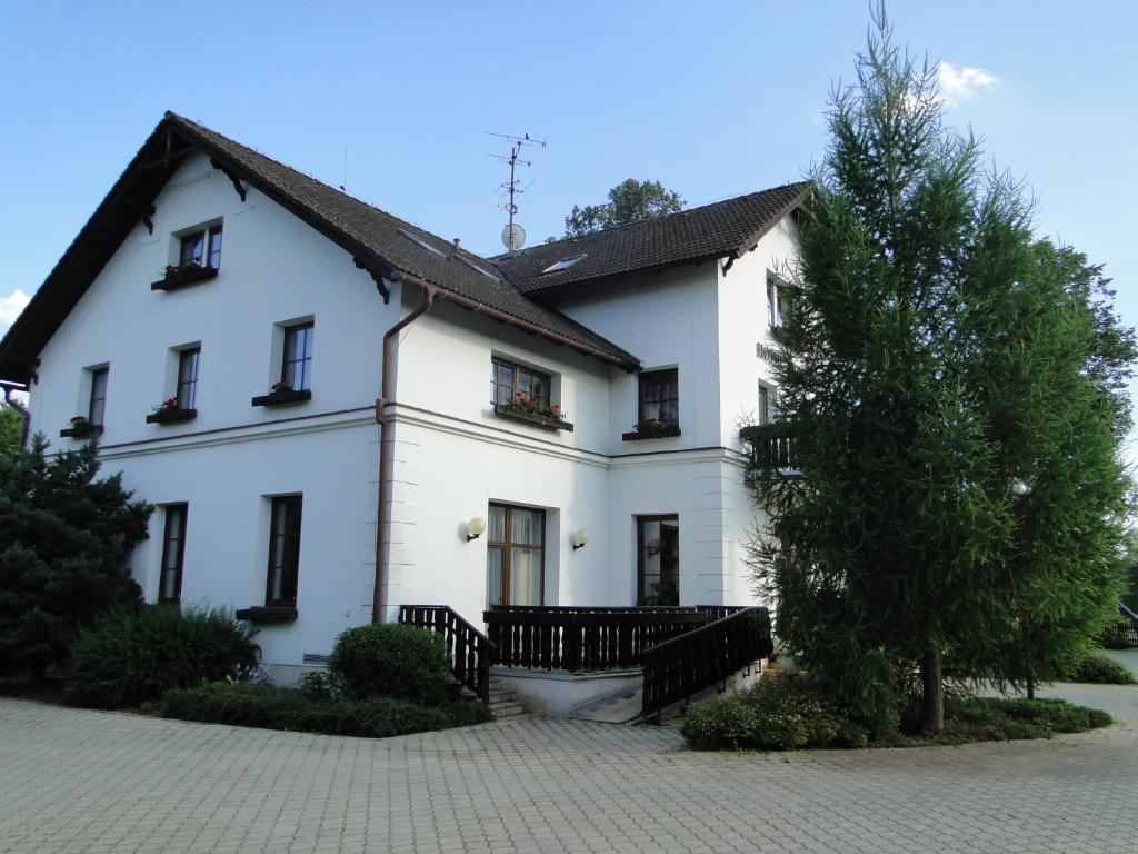 Villa Zerotin Penzion Bed & Breakfast Velké Losiny Exterior photo
