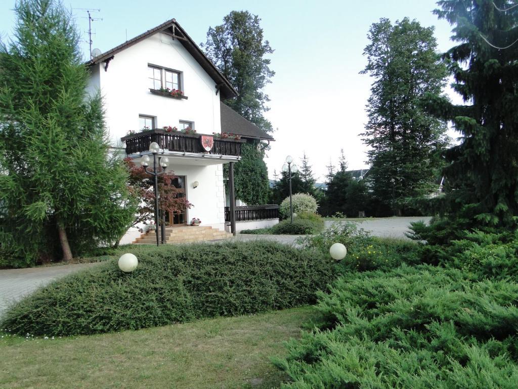 Villa Zerotin Penzion Bed & Breakfast Velké Losiny Exterior photo